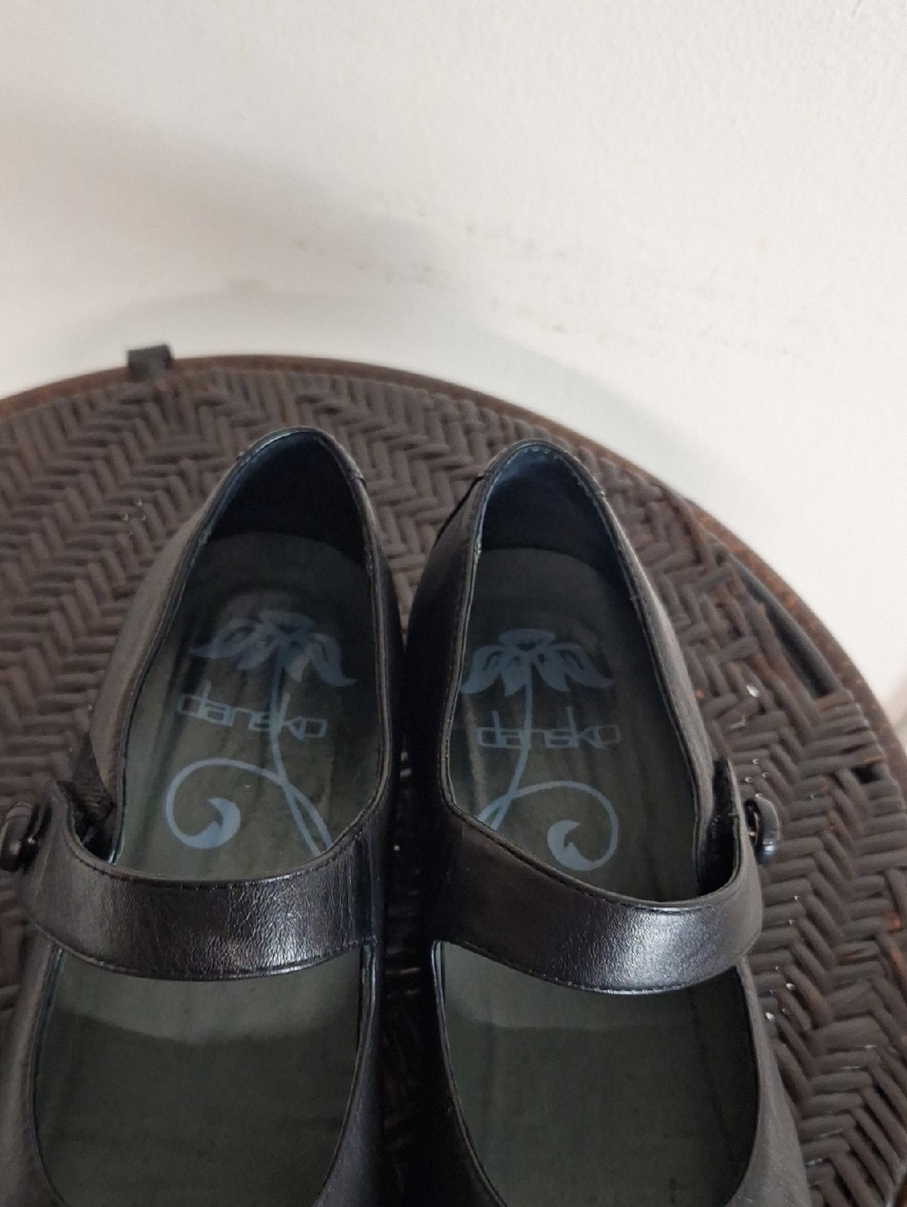 Dansko Mary Jane Shoes 37 US 7 Black Leather Rosette Button Portugal - Picture 6 of 11